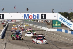 Start: #5 Action Express Racing Corvette DP Chevrolet: Joao Barbosa, Christian Fittipaldi, Sébastien Bourdais leads
