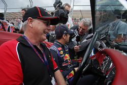 Sebastian Vettel, Red Bull Racing with Gary Anderson, on the drivers parade
