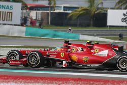 Rennstart: Fernando Alonso, Ferrari F14-T; Kimi Raikkonen, Ferrari F14-T