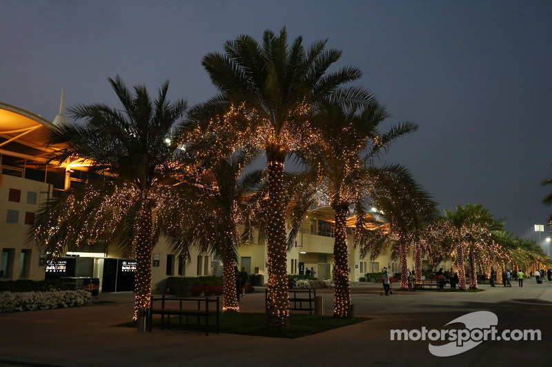 Il paddock di notte