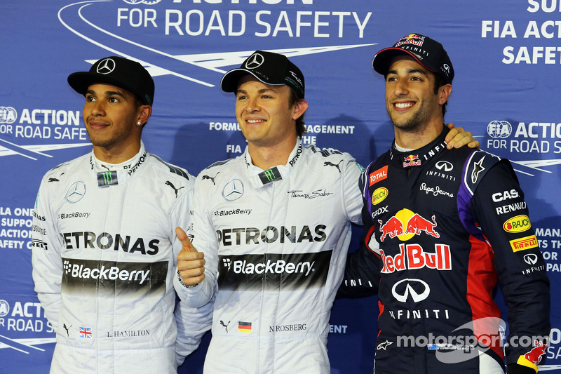Ganador de la pole Nico Rosberg, segundo Lewis Hamilton, tercero Daniel Ricciardo