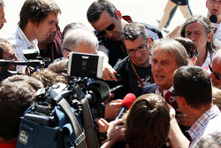 Luca di Montezemolo, Presidente Ferrari con i giornalisti