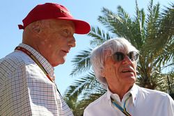 (L to R): Niki Lauda, Mercedes Non-Executive Chairman with Bernie Ecclestone (GBR)