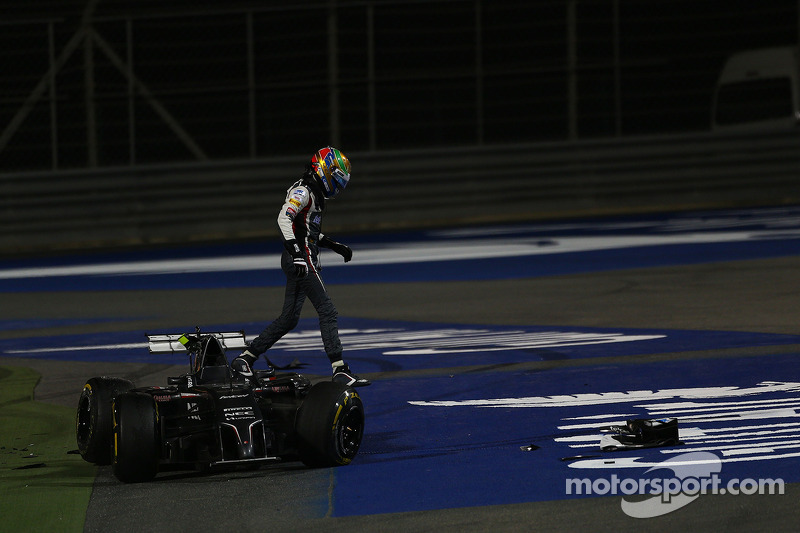 Esteban Gutiérrez, Sauber y Pastor Maldonado, Lotus F1 Team choque
