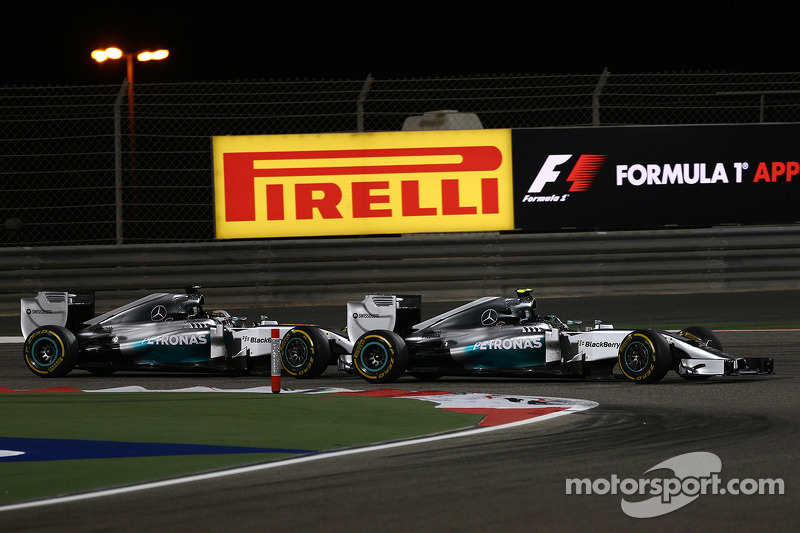 Nico Rosberg, Mercedes AMG F1 and Lewis Hamilton, Mercedes AMG F1