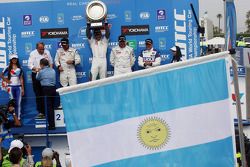 primeiro colocado Jose Maria Lopez, com presidente da FIA