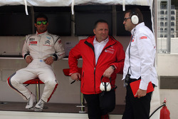 José María López, Citroën C-Elysée WTCC, Citroën Total WTCC e Yves Matton, Director General del Citroën Racing