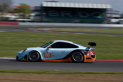 #86 Gulf Racing UK Porsche 911 GT3 RSR: Michael Wainwright, Adam Carroll, Ben Barker