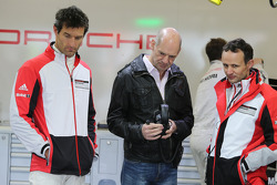Adrian Newey, Red Bull Racing Chief Technical Officer in the Porsche Team garage