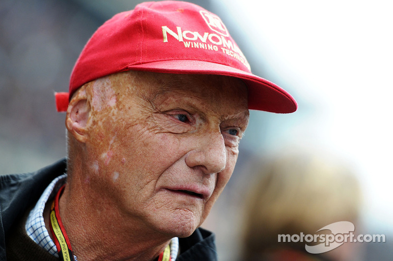 Niki Lauda, Mercedes, presidente non esecutivo, sulla griglia di partenza