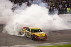 Race winner Joey Logano, Team Penske Ford