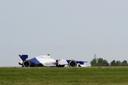 Simona de Silvestro tests a Sauber F1