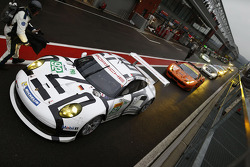 #92 Porsche Team Manthey Porsche 911 RSR: Marco Holzer, Frederic Makowiecki, Richard Lietz