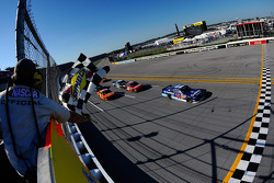 Elliott Sadler takes the win