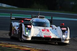 #2 Audi Sport Team Joest Audi R18 e-tron quattro: Marcel Fässler, Andre Lotterer, Benoit Tréluyer