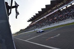 #12 Team Impul Nissan GT-R: Hironobu Yasuda, Joao Paulo de Oliveira ottiene la vittoria