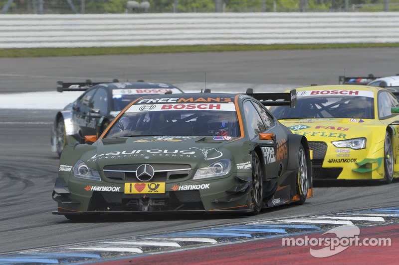 Robert Wickens, del equipo FREE MAN'S WORLD Mercedes AMG, en el DTM Mercedes AMG C-Coupé