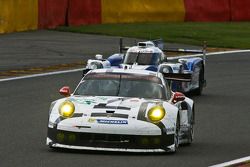 #91 Porsche Team Manthey Porsche 911 RSR: Patrick Pilet, Jörg Bergmeister, Nick Tandy