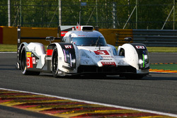 #3 Audi Sport Team Joest Audi R18 e-tron quattro: Marco Bonanomi, Filipe Albuquerque