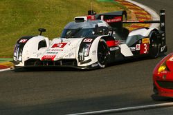 #3 Audi Sport Team Joest Audi R18 e-tron quattro: Marco Bonanomi, Filipe Albuquerque