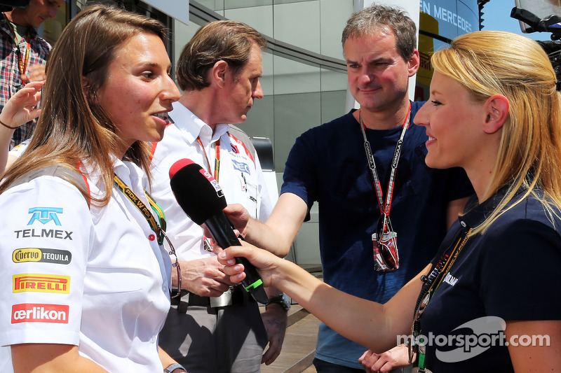 Simona de Silvestro, piloto de pruebas del Sauber F1 con los medios