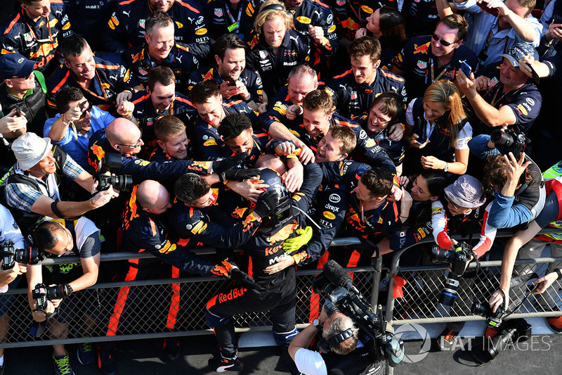 Race winner Daniel Ricciardo, Red Bull Racing celebrates in parc ferme