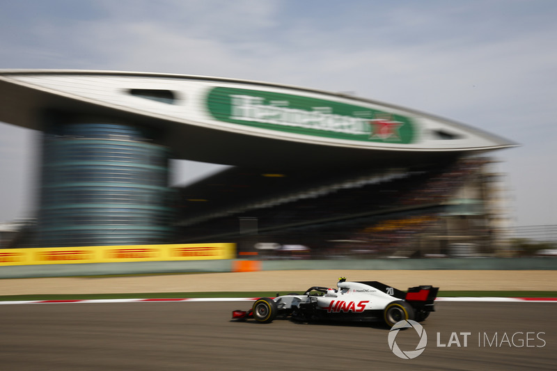 Aksi balap F1 GP Tiongkok