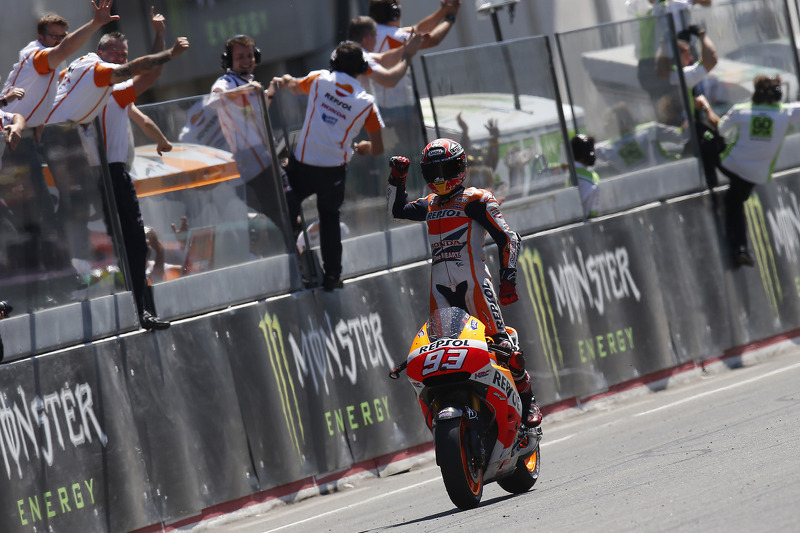 <img src="http://cdn-1.motorsport.com/static/custom/car-thumbs/MOTOGP_2017/RIDERS_NUMBERS/Marquez.png" width="50" /> #11 MotoGP Perancis 2014