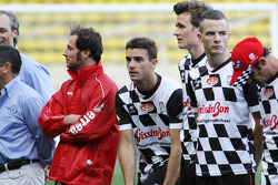 Jules Bianchi del equipo Marussia F1 en el partido de futbol benéfico en Bahrain