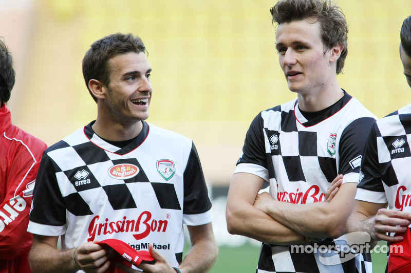 Jules Bianchi, Marussia F1 Team, en un partido de futbol a benéficio