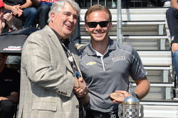 Ed Carpenter gets his starter's ring