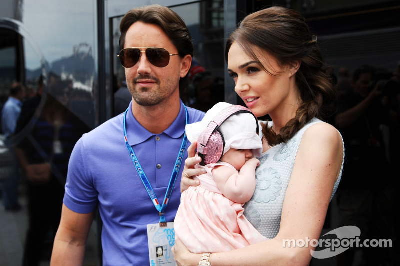 Tamara Ecclestone, e il marito Jay Rutland, con la loro figlia Sophie