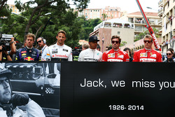 (L to R): Sebastian Vettel, Red Bull Racing, Jenson Button, McLaren, Lewis Hamilton, Mercedes AMG F1, Fernando Alonso, Ferrari, and Kimi Raikkonen, Ferrari, pay their respects to Sir Jack Brabham, on the grid