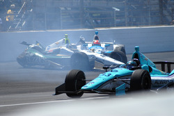 Ed Carpenter, Ed Carpenter Racing Chevrolet and James Hinchcliffe, Andretti Autosport Honda crashes