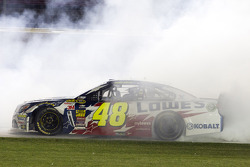 Sieger Jimmie Johnson, Hendrick Motorsports Chevrolet