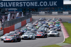 #98 ART Grand Prix McLaren MP4-12C: Gregoire Demoustier, Alexandre Prémat, Alvaro Parente leads from the start
