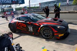 #38 MP Motorsport 阿斯顿马丁 Vantage GT3: 马克·普尔, 乔·奥斯博尔内, 理查德·阿布拉