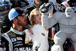 Race winner Jimmie Johnson, Hendrick Motorsports Chevrolet