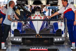 #7 Toyota Racing Toyota TS 040 - Hybrid under scrutineering tent