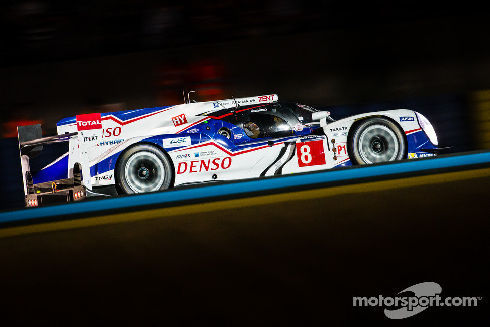 #8 Toyota Racing Toyota TS 040 - Hybrid: Anthony Davidson, Nicolas Lapierre, Sébastien Buemi