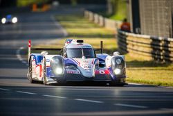 #8 Toyota Racing Toyota TS 040 - Hybrid: Anthony Davidson, Nicolas Lapierre, Sébastien Buemi