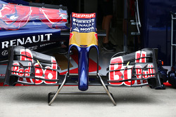 Scuderia Toro Rosso STR9 nosecone