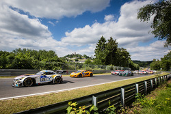 #25 Marc VDS Racing BMW Z4 GT3: Maxime Martin, Jörg Müller, Uwe Alzen, Marco Wittmann and #66 Dörr Motorsport McLaren MP4-12C: Kevin Estre, Peter Cox, Tim Mullen, Sascha Bert lead the field to the start