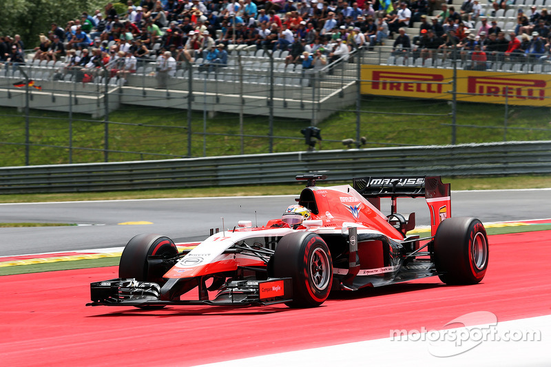 Jules Bianchi, Marussia F1 Takımı MR03 genişten alıyor
