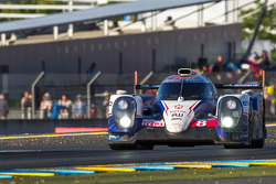 #8 Toyota Racing Toyota TS 040 - Hybrid: Anthony Davidson, Nicolas Lapierre, Sébastien Buemi