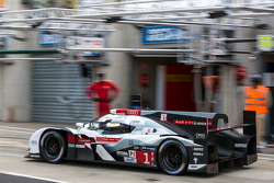 #1 Audi Sport Team Joest Audi R18 E-Tron Quattro: Lucas Di Grassi, Marc Gene, Tom Kristensen