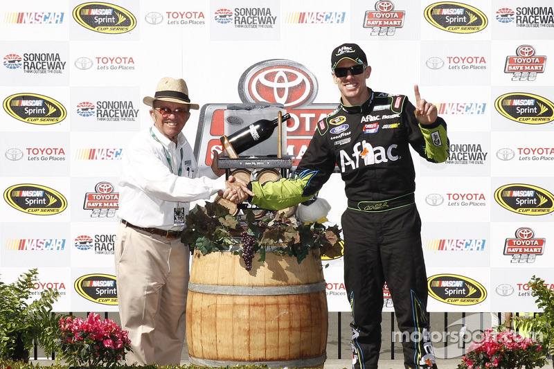 Vencedor corrida Carl Edwards, Roush Fenway Racing Ford with Jack Roush