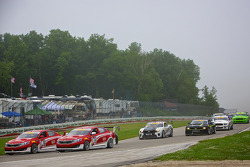 PWC Saturday Race Start with #38 Kia Racing/Kinetic Motorsports Kia Optima: Mark Wilkins