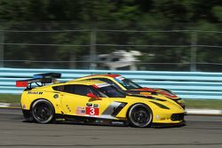 #3 Corvette Racing Chevrolet Corvette C6 ZR1: Jan Magnussen, Antonio Garcia