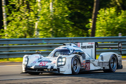 #20 Porsche Team Porsche 919 Hybrid: Timo Bernhard, Mark Webber, Brendon Hartley